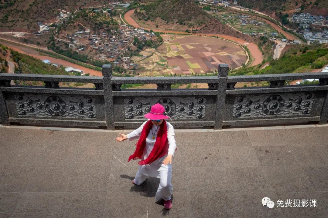 諾鄧古村晨景-太極鎖水-六庫-澡塘?xí)?huì)址-怒江溜索-飛來石-知子羅-老姆登云海路線旅游
